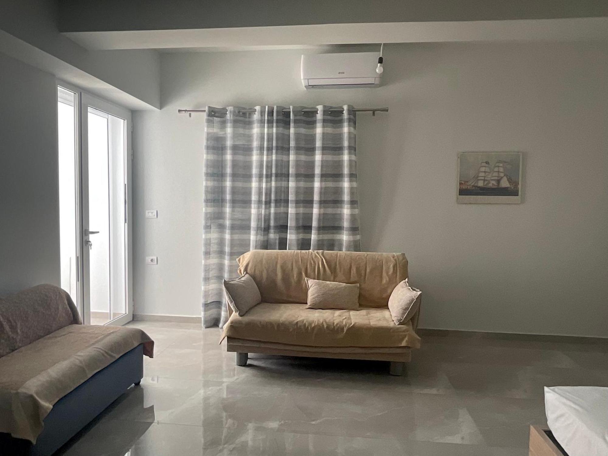 Mojito Beach Apartments With Free Parking Sarande Room photo